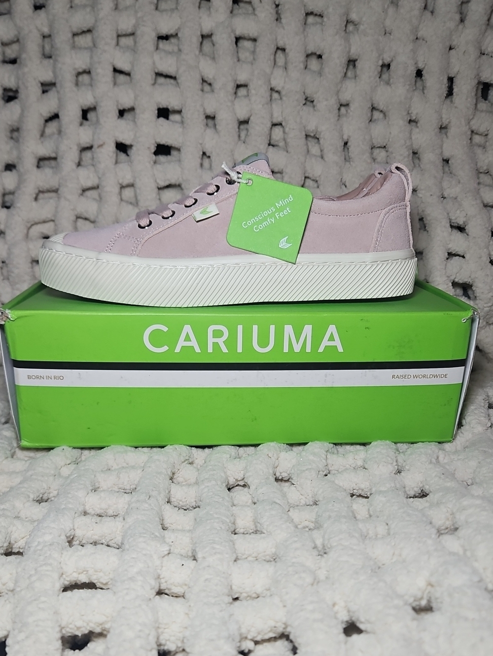 Cariuma OCA Low Rose Pink Suede Sneaker Women's New Size 7.5 US